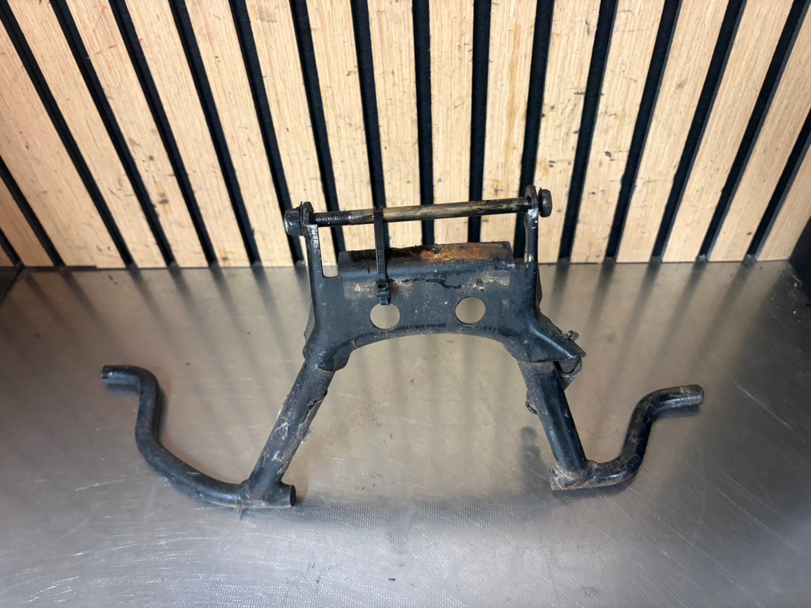 piaggio quarts bok standaard, Ophalen