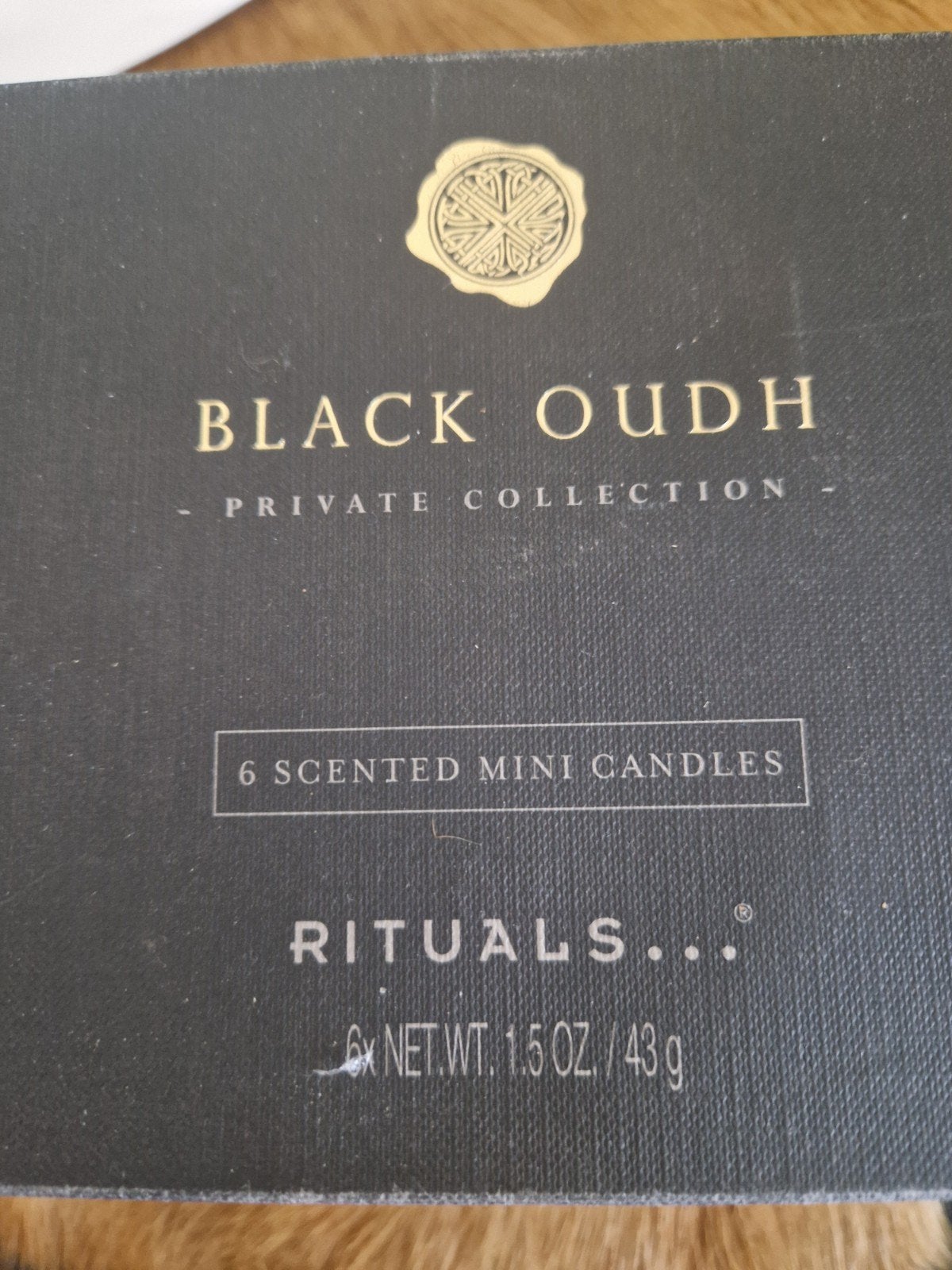 Rituals Black Oudh Mini Geurkaarsen Set (6 stuks), Huis en Inrichting, Woonaccessoires | Kandelaars en Kaarsen, Overige materialen