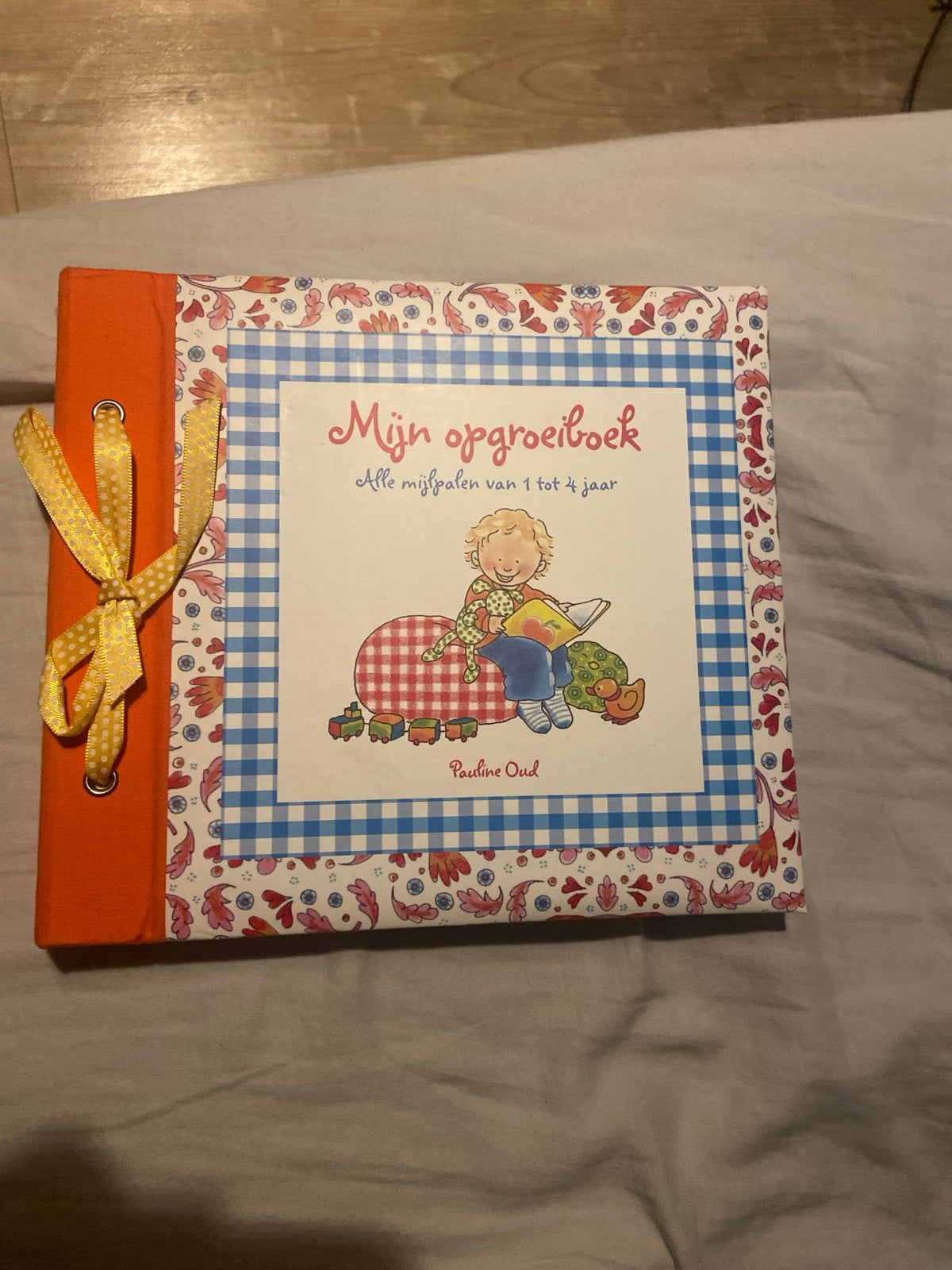 Mijn opgroeiboek - Alle mijlpalen van 1 tot 4 jaar, Ophalen of Verzenden, Zo goed als nieuw, 1 tot 2 jaar