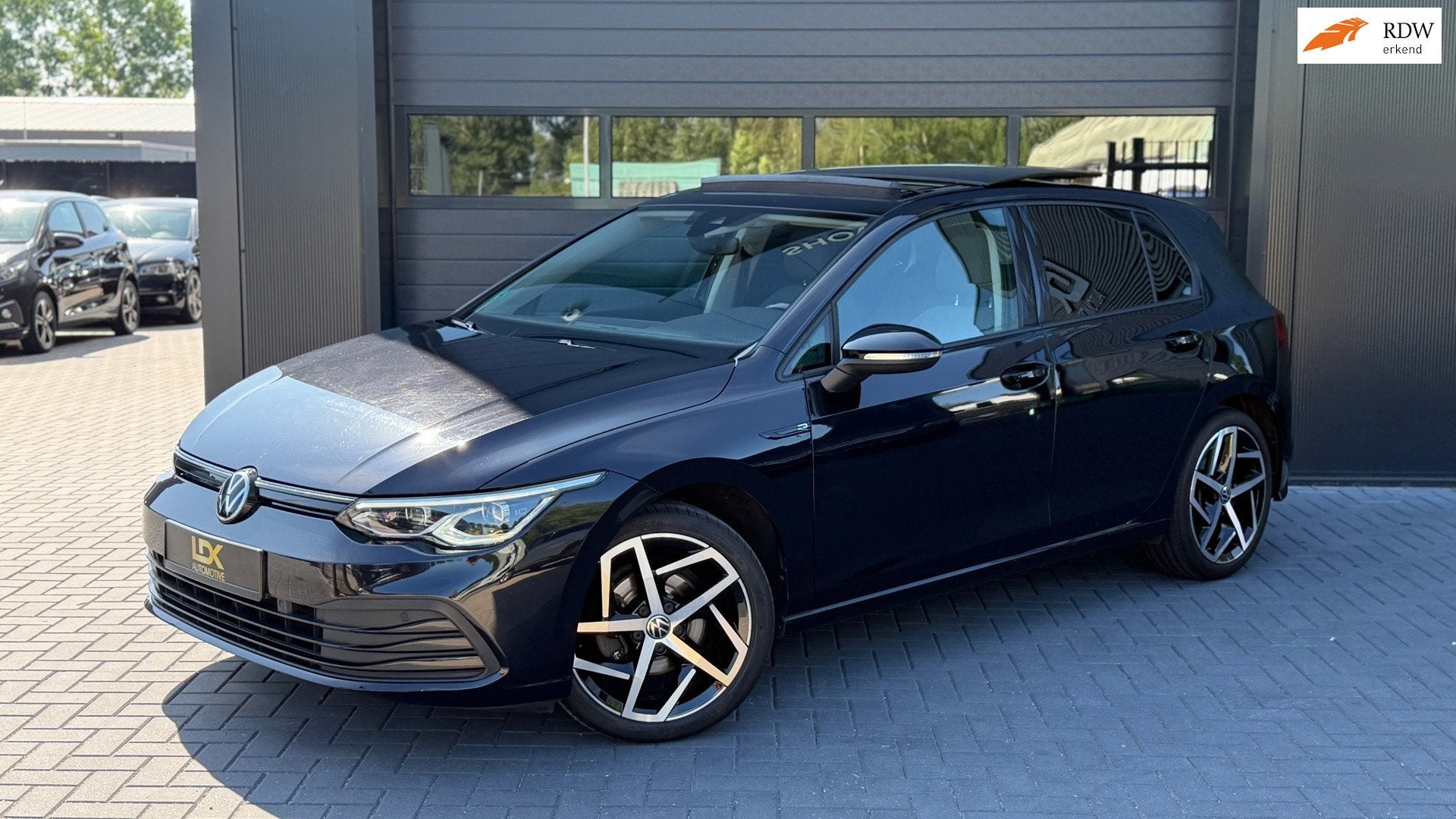 Volkswagen Golf 1.5 TSI Life Business Pano|Camera|IQ|Cruise|, 4 cilinders, 150 pk, Zwart, Bedrijf