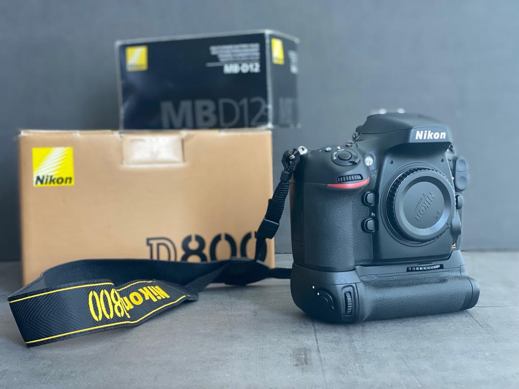 Nikon D800 (12k clicks!) + Orig. MB-D12 Grip + Free CF Card, Spiegelreflex, Ophalen of Verzenden, Zo goed als nieuw, Nikon