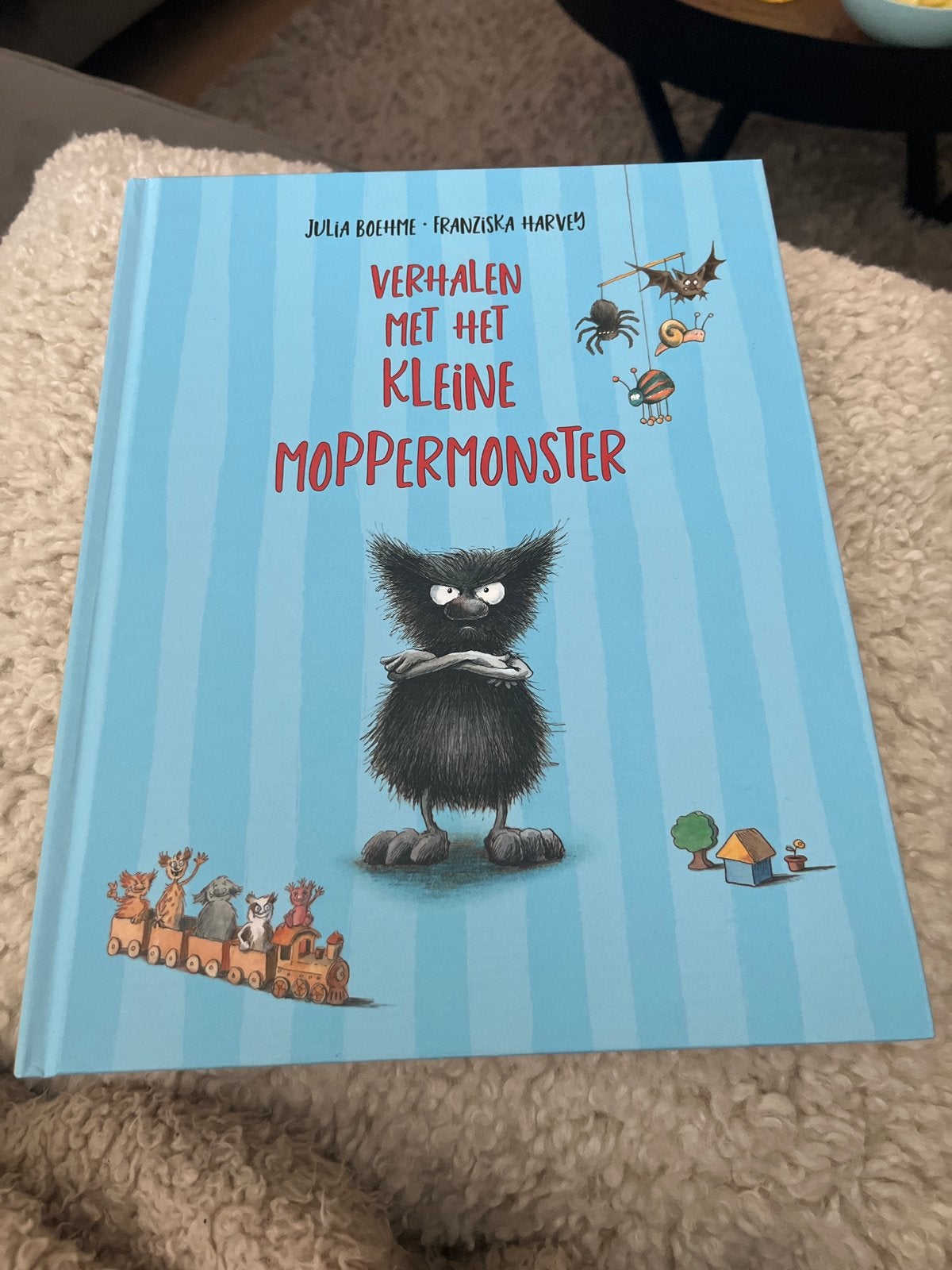 Verhalen met het Kleine Moppermonster - Kinderboek, Boeken, Kinderboeken | Jeugd | onder 10 jaar, Zo goed als nieuw, Fictie algemeen