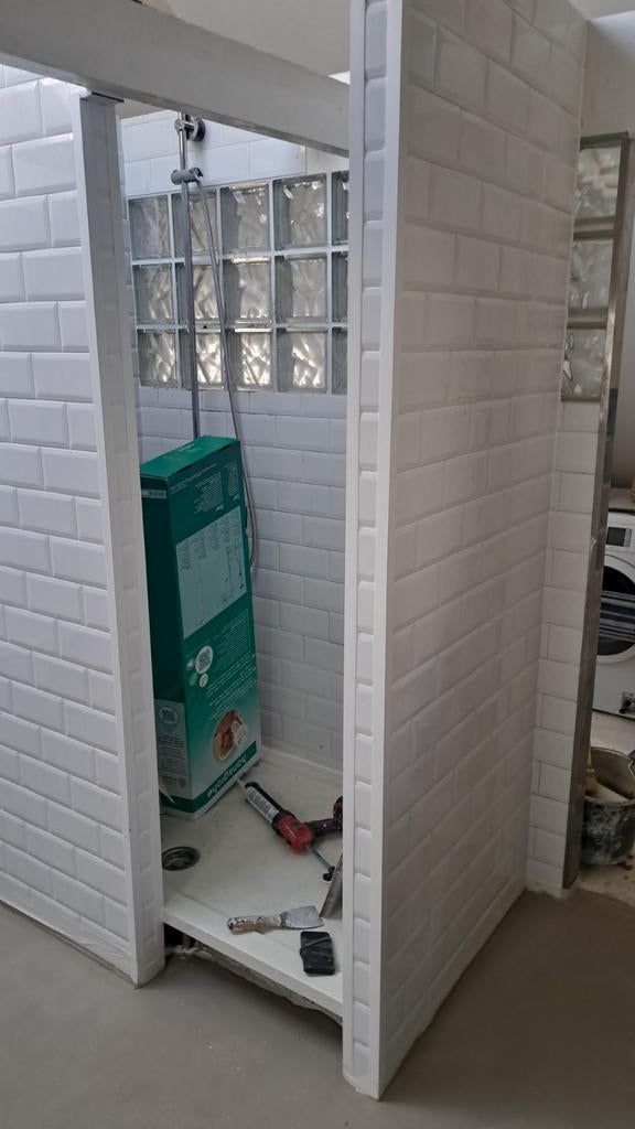 Badkamer  renovatie ., Diensten en Vakmensen, Garantie, Stucwerk