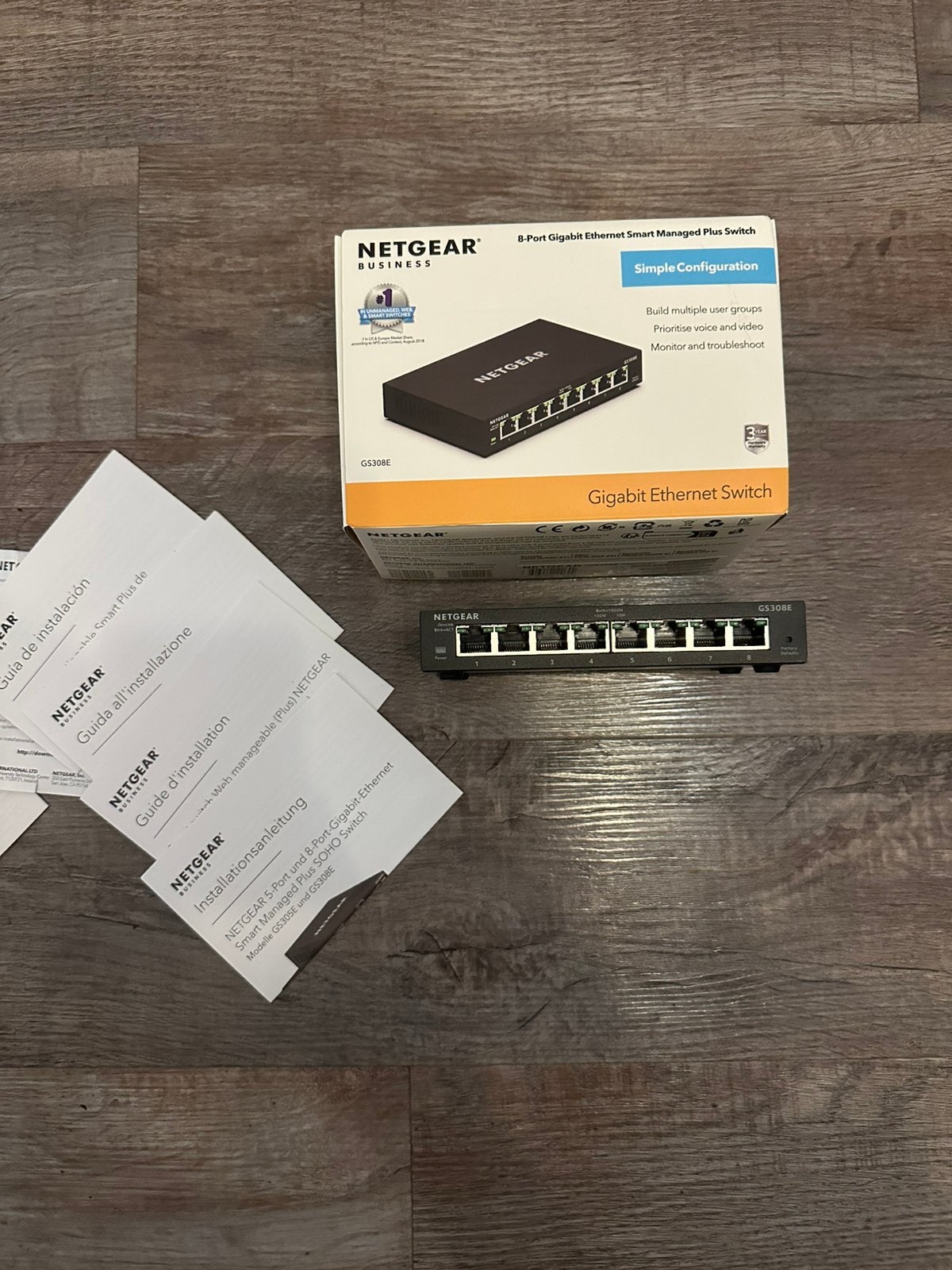 NETGEAR 8 Port Gigabit Ethernet Switch, Ophalen of Verzenden, Nieuw