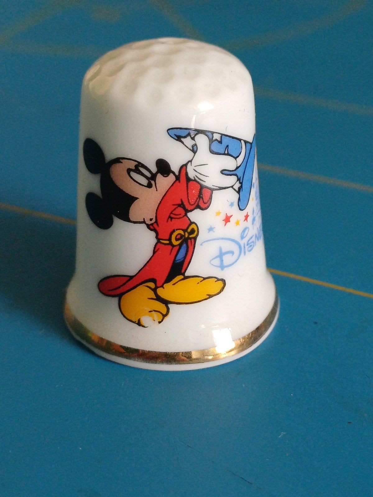 Vingerhoedje Disneyland Parijs - Mickey Mouse 3cm, Ophalen of Verzenden, Gebruikt, Porselein, Buitenland