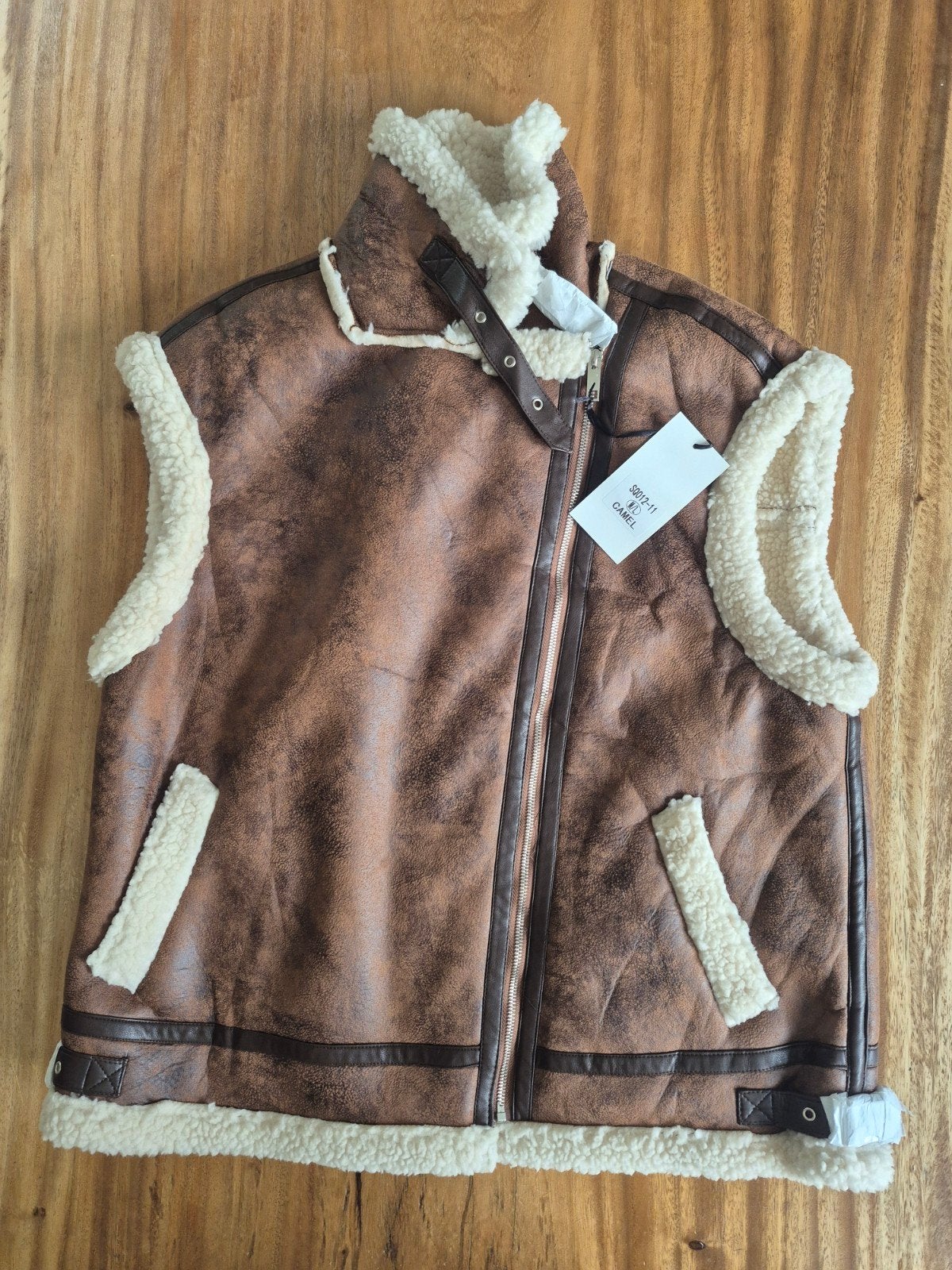 Bruin vest met teddy voering, Kleding | Dames, Bodywarmers, Maat 38/40 (M), Bruin, Nieuw, Ophalen of Verzenden
