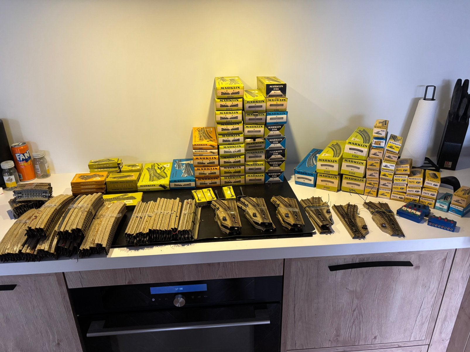 Grote partij marklin M rails meer dan 350 items, Hobby en Vrije tijd, Modeltreinen | H0, Wisselstroom, Locomotief, Ophalen of Verzenden