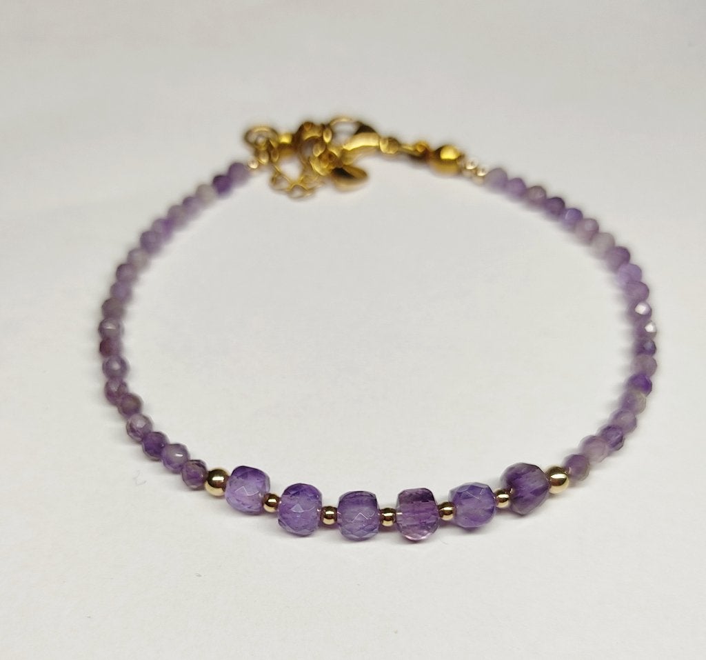 By Sabrina: armband amethist rond en kubus, goldfilled, rvs, Sieraden, Tassen en Uiterlijk, Overige materialen, Met bedels of kralen