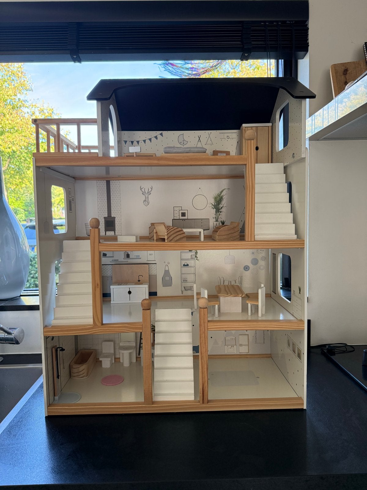 XL Poppenhuis Petite Amélie met meubels en extras, Kinderen en Baby's, Ophalen of Verzenden, Zo goed als nieuw, Poppenhuis
