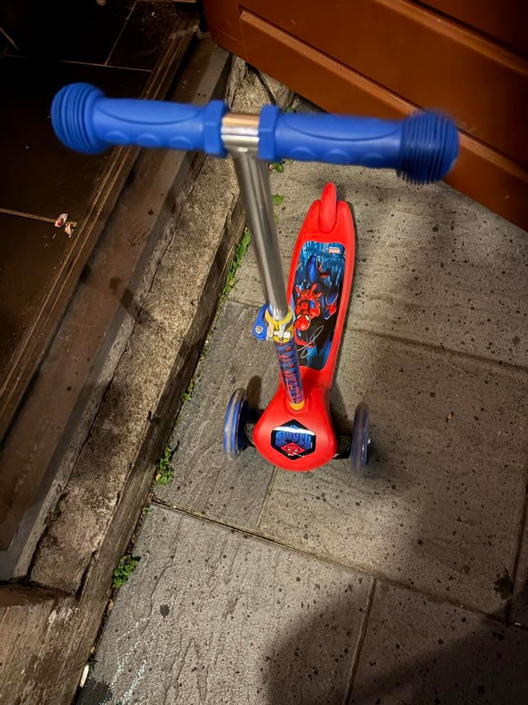 Spiderman step - Zo goed als nieuw, Ophalen, Zo goed als nieuw, Gewone step