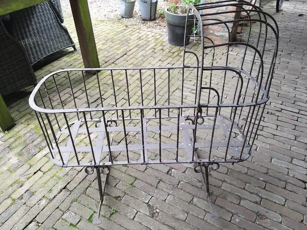 oude baby schommelwieg, Ophalen
