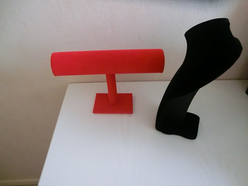 2 fluwelen sieradenhouders voor ketting en armbanden, Ophalen of Verzenden, Zo goed als nieuw