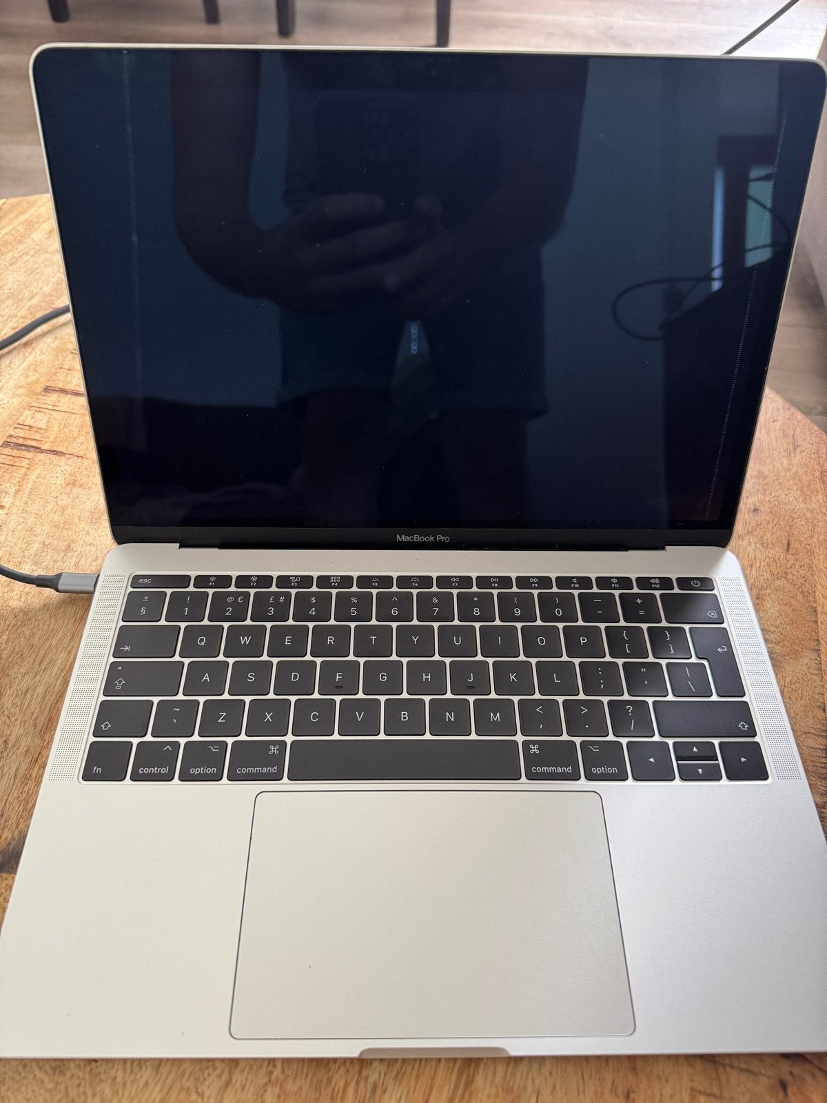 MacBook Pro 13 inch 2017 scherm defect, Computers en Software, Apple Macbooks, MacBook Pro, 2 tot 3 Ghz, Qwerty, 8 GB
