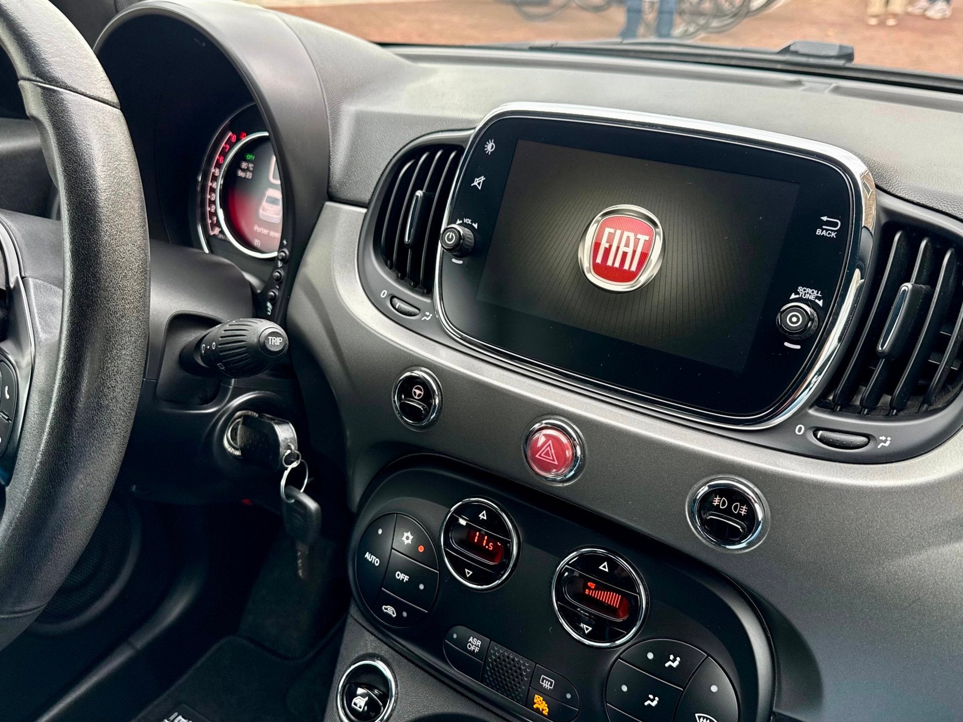 Fiat 500 1.2 S | RIJKLAARPRIJS | Apple CarPlay | Navigatie |, Auto's, Voorwielaandrijving, 4 cilinders, 840 kg, Leder en Stof