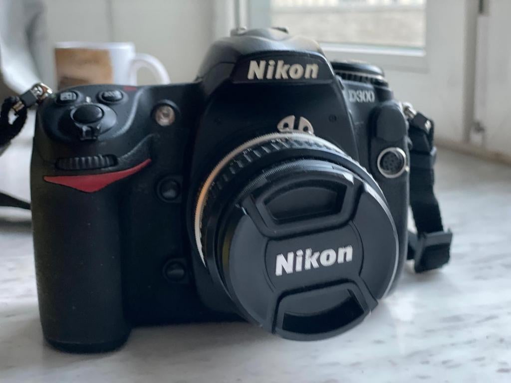 Nikon camera met lens en oplader, Ophalen of Verzenden, Nikon, 8 keer of meer