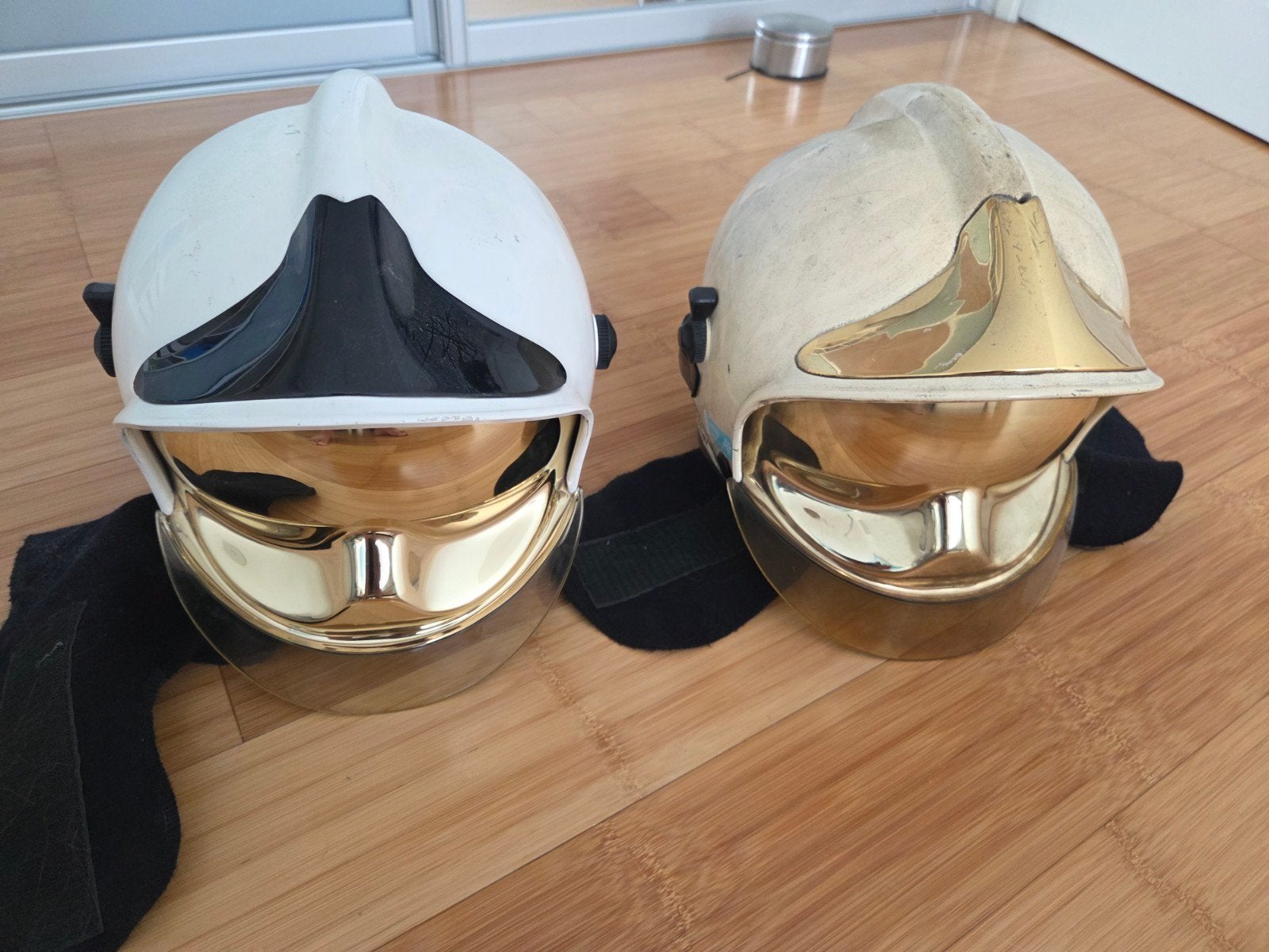 nieuwe en gebruikte brandweer helm MSA Gallet, Verzamelen, Ophalen of Verzenden, Overige soorten, Nederland, Helm of Baret