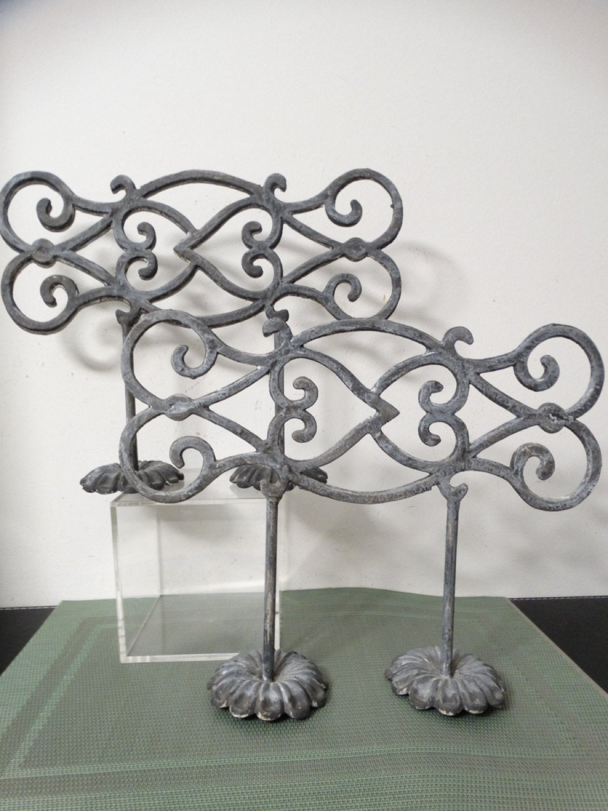Set van 2 sierrekjes voor raamdecoratie met rozetvoet, Gebruikt, Ophalen of Verzenden, Klassiek, Metaal