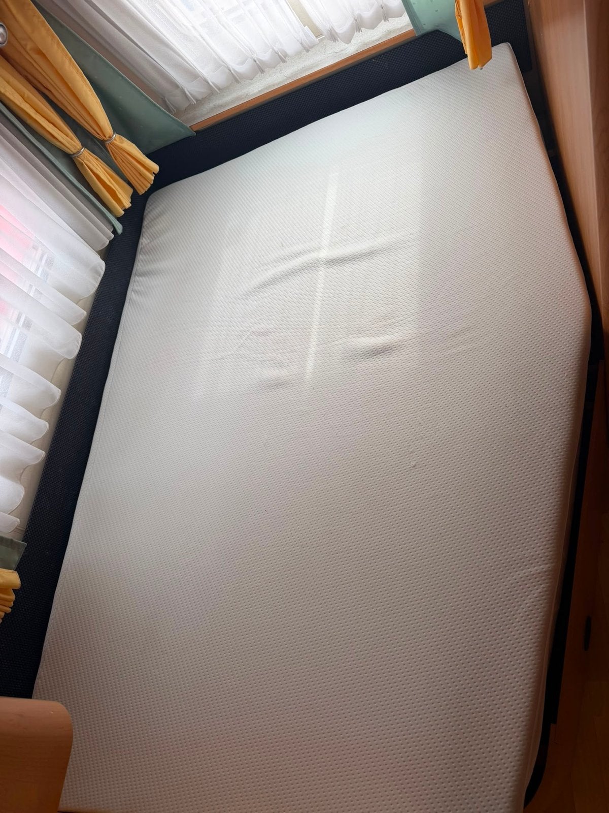 Comfortabel matras voor caravan of camper, Ophalen, Zo goed als nieuw