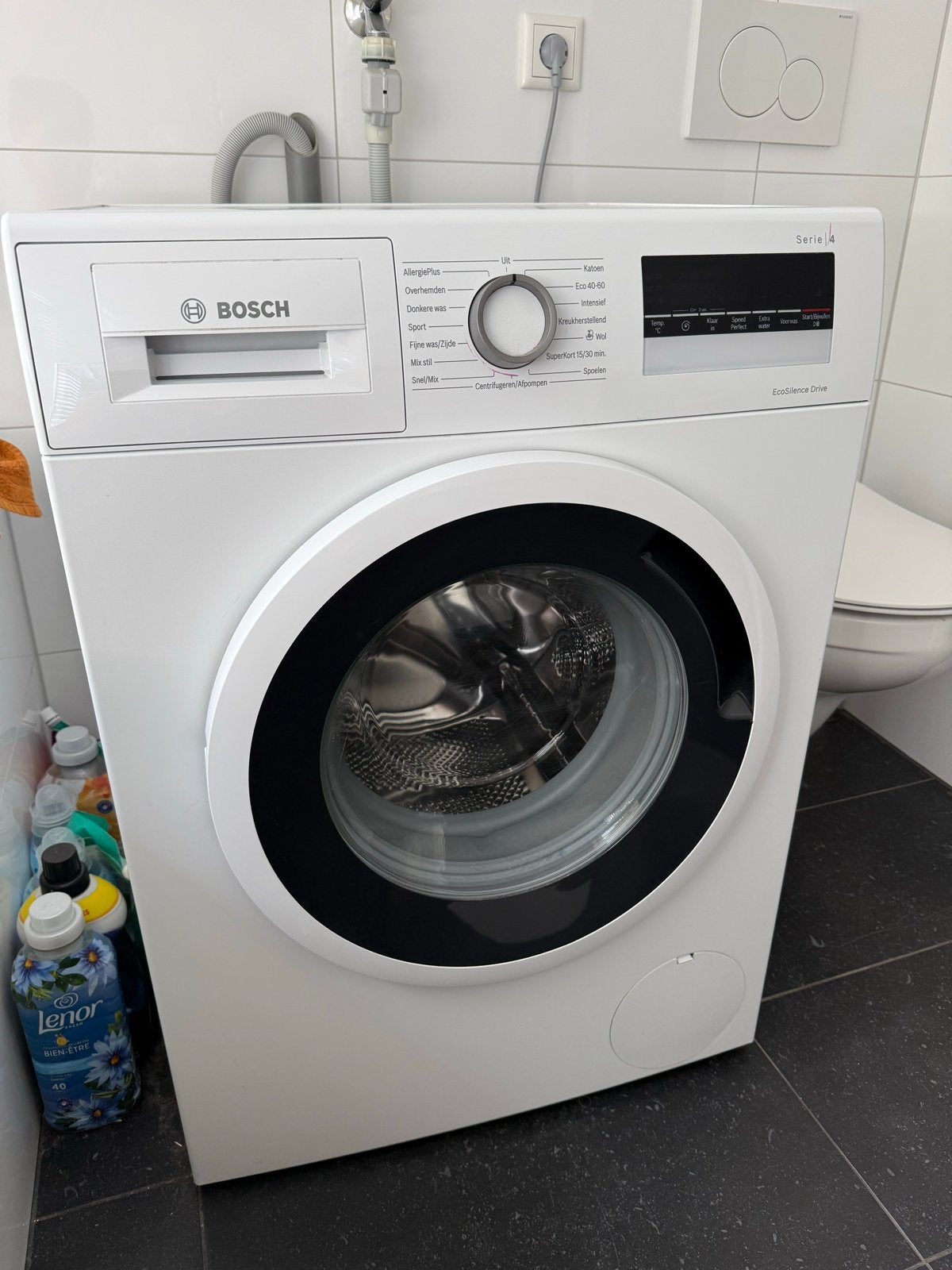 Bosch Serie 4 Wasmachine - Zo goed als nieuw, Witgoed en Apparatuur, Wasmachines, Ophalen, Zo goed als nieuw, 85 tot 90 cm, 1200 tot 1600 toeren