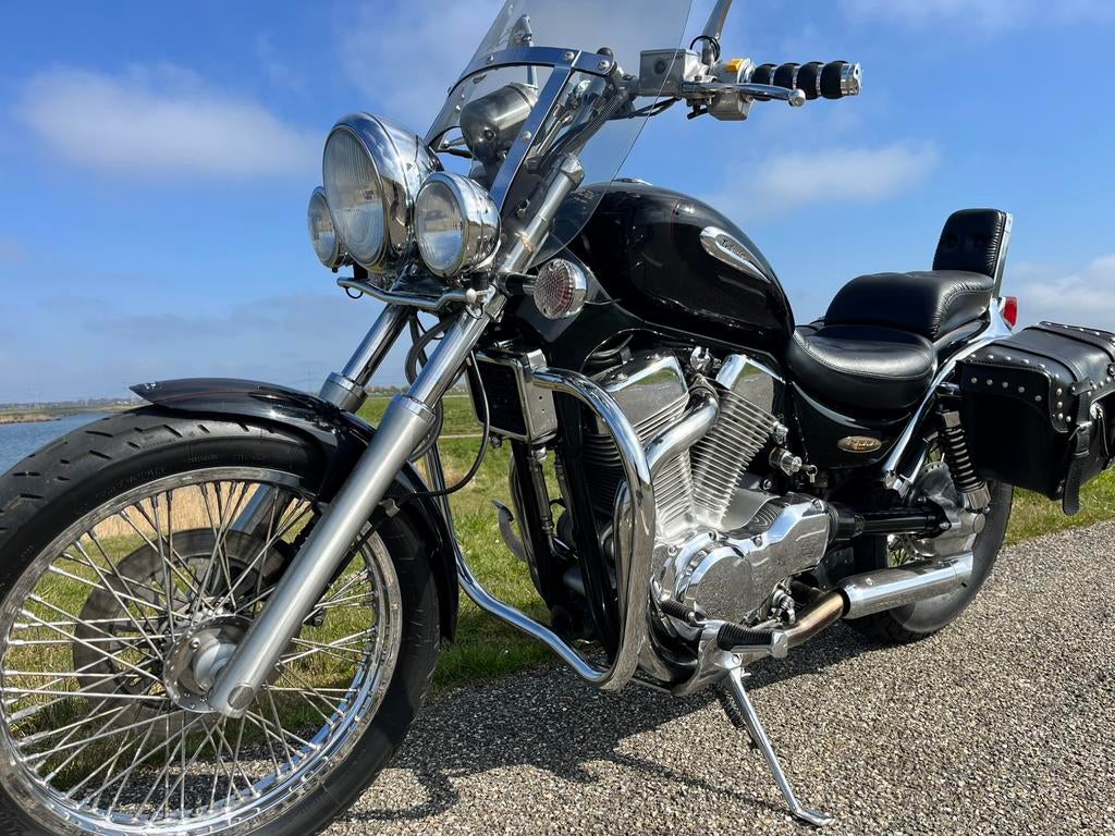 Intruder 1400 1998 met 15600km!  €3950!, Cardan-aandrijving, 2 cilinders, Chopper, 1400 cc