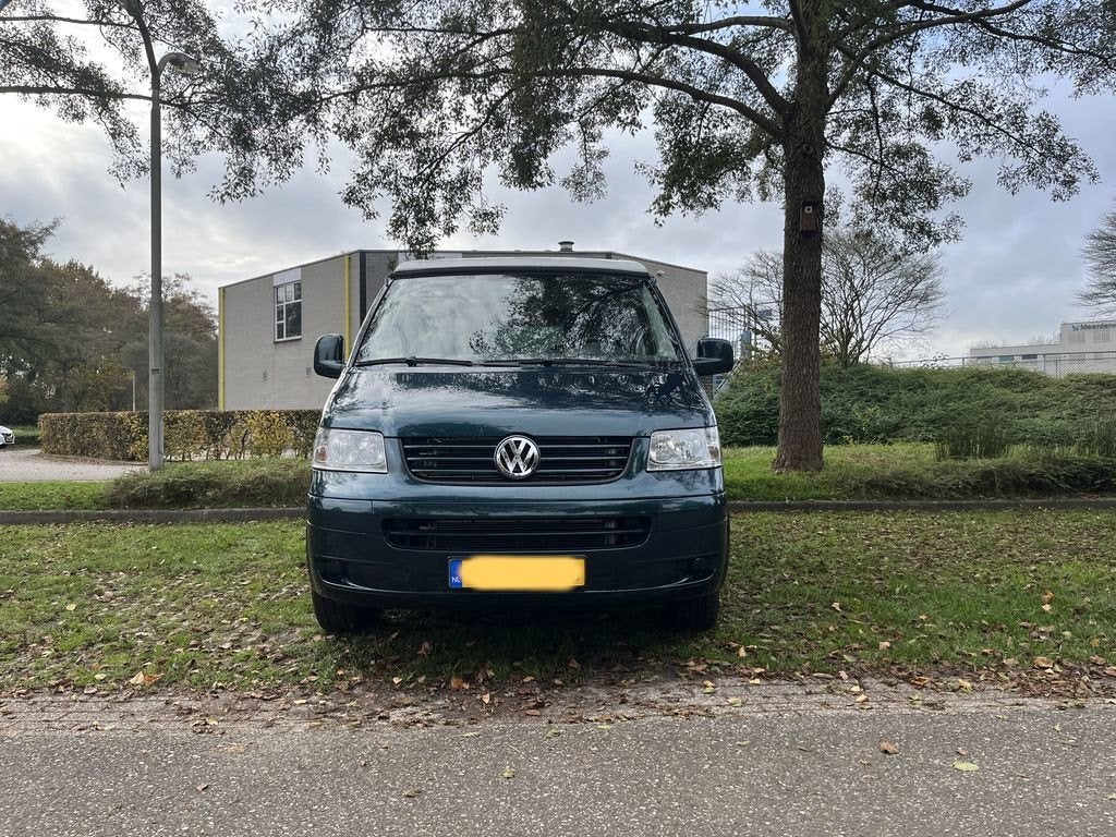 VW Multivan 4Motion Camper 7p MOTOR DEFECT, Stof, Overige carrosserieën, 2500 kg, Overige kleuren