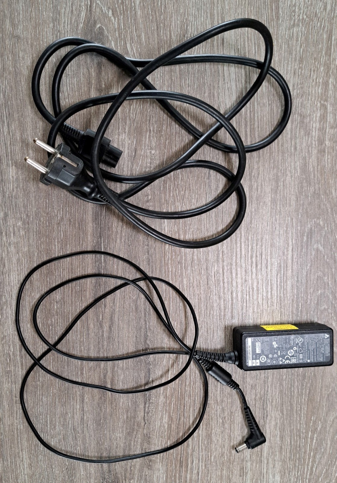 Acer/Delta Electronics AC/DC Adapter ADP-40KD BB, Ophalen of Verzenden, Gebruikt, Acer/Delta Electronics