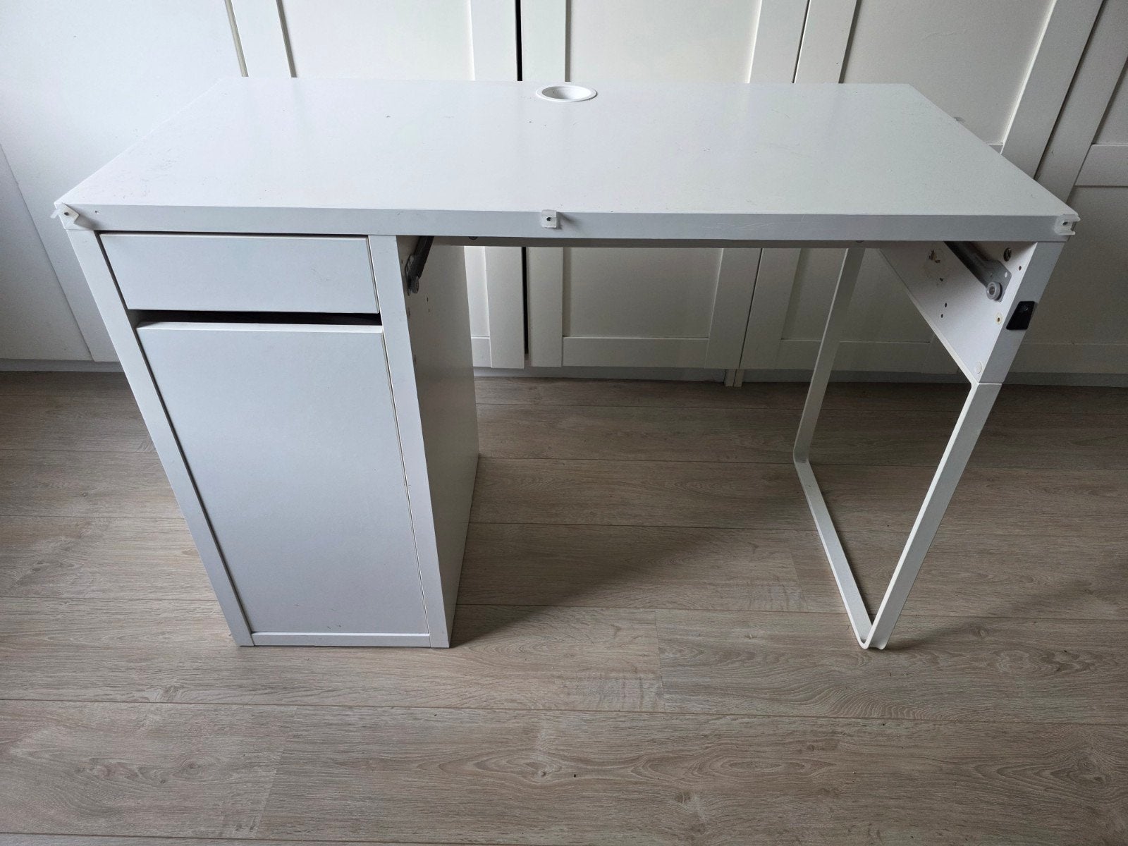 Ikea bureau Micke - wit 105 x 50 cm, Huis en Inrichting, Ophalen, Gebruikt, Kinderbureau, IKEA