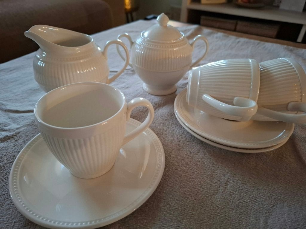 Wedgwood koffieservies 12 delig, Klassiek, Ophalen of Verzenden, Zo goed als nieuw, Compleet servies