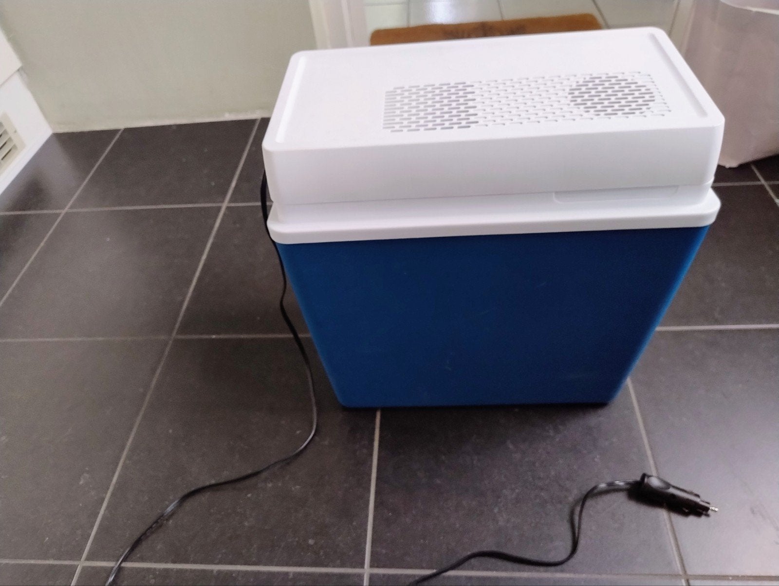 Z.g.a.n. Mobicool 22 volt koelkastje. Op, Ophalen, Zo goed als nieuw, Elektrisch