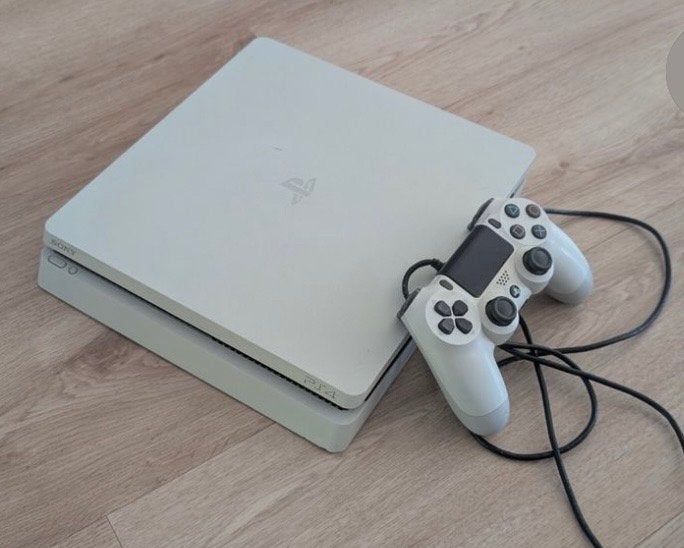 PS4 slim wit, Avontuur en Actie, Online, Gebruikt, Vanaf 18 jaar