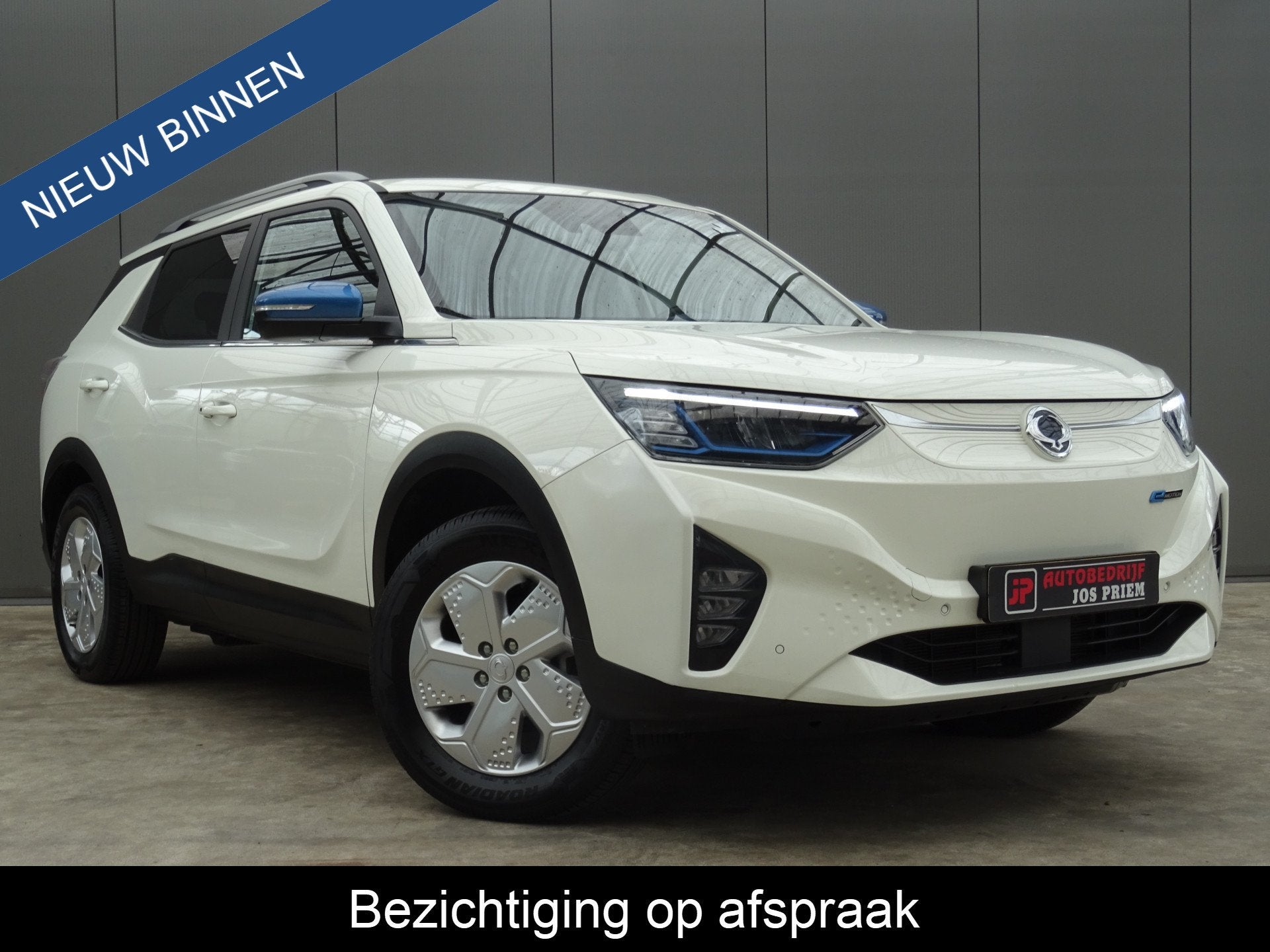 SsangYong Korando E-Motion Platinum 2WD * 326 KM ACCURADIUS, Auto's, SsangYong, 559 min, Gebruikt, 190 pk, Wit