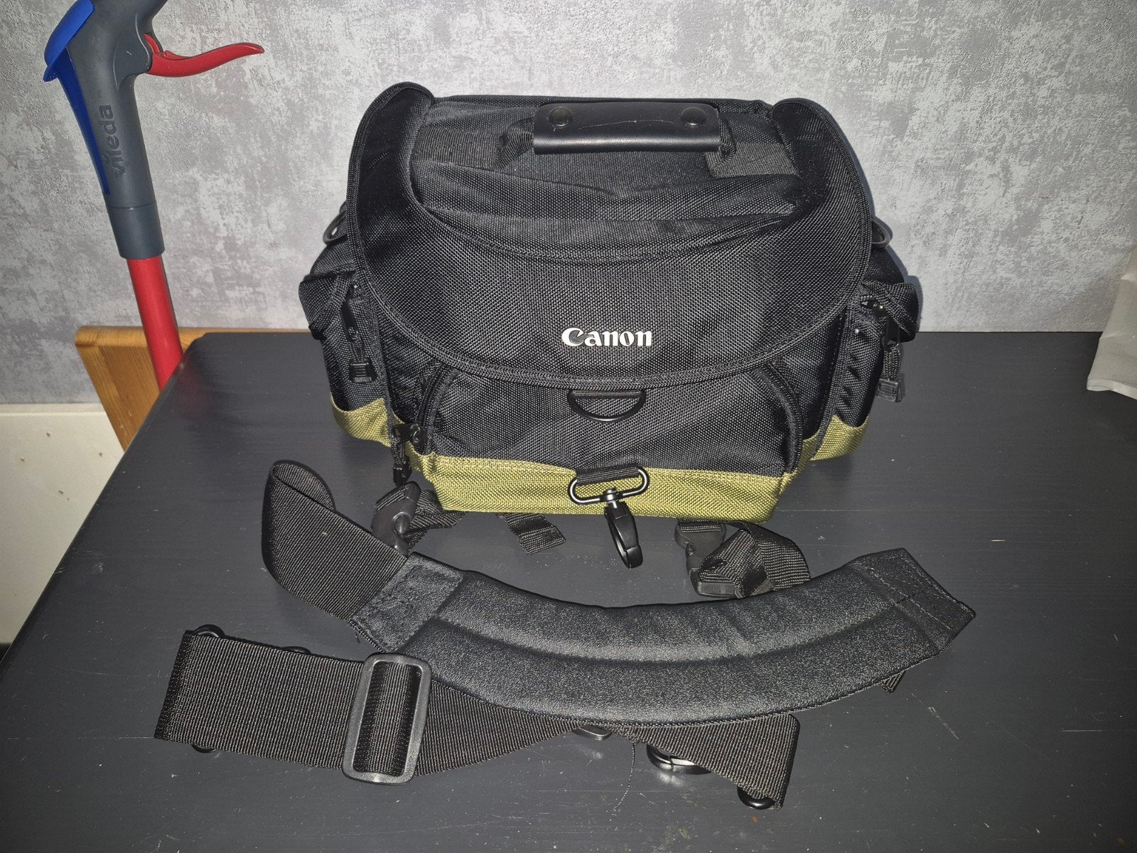 Canon schoudertas of heuptas, Ophalen, Schoudertas, Canon