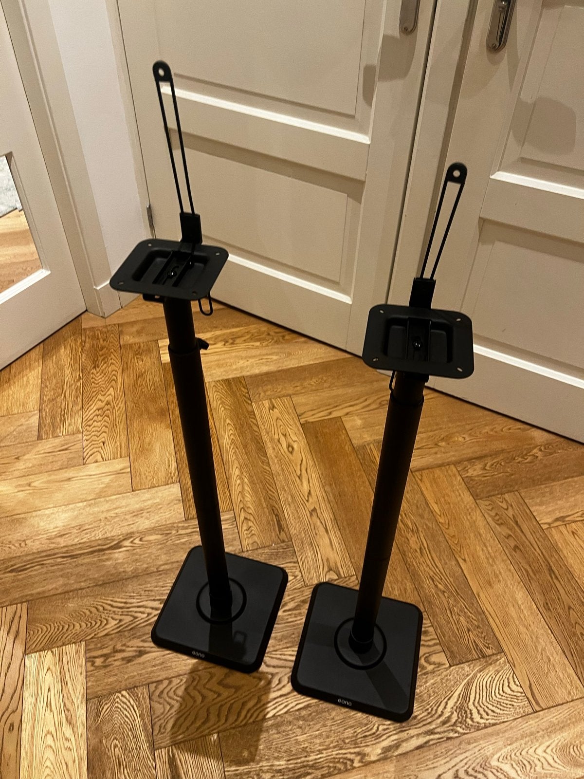 Eono Speaker Standaarden - Zwart (Set van 2), Zo goed als nieuw, Geschikt voor surround/home cinema, Boekenplank luidspreker, Ophalen