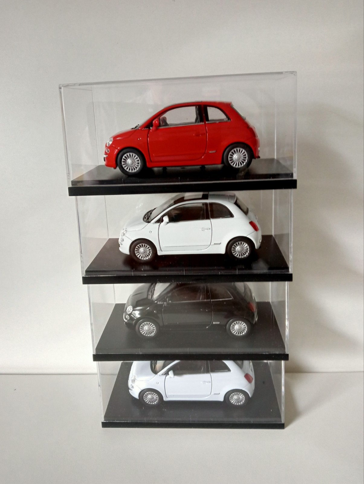 Fiat 500 modelauto's in displaycase, Hobby en Vrije tijd, Modelauto's | 1:43, Ophalen of Verzenden, Nieuw, Auto, Overige merken