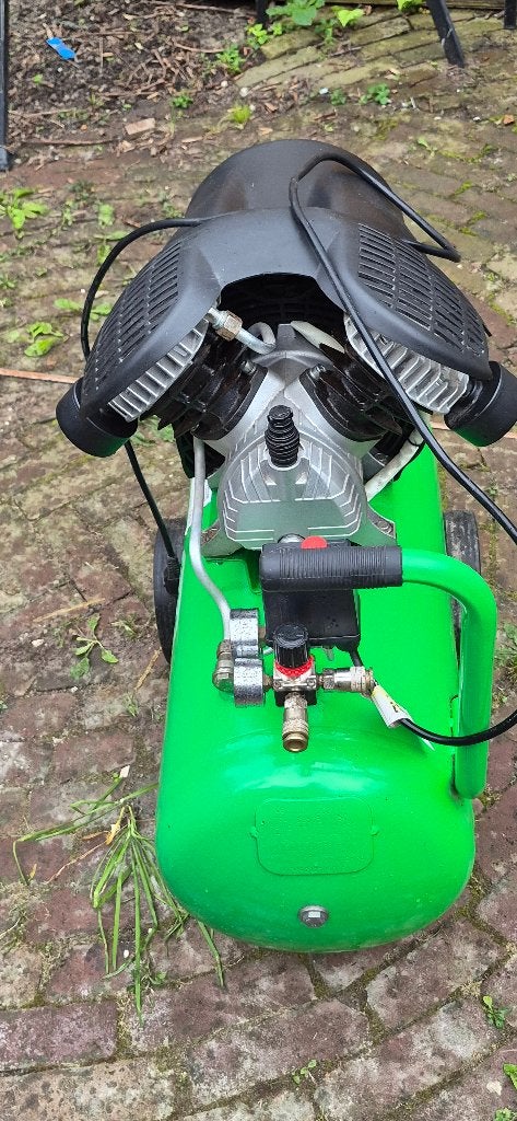 compressor, Ophalen, 6 tot 10 bar, Zo goed als nieuw, Minder dan 200 liter/min