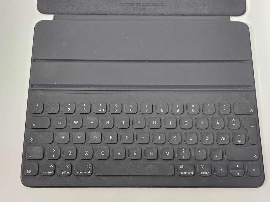 Apple Smart Keyboard QWERTY - iPad Pro 12.9 3/4 - Noors, Apple Distribution International, Contactus.ie@euro.apple.com, Hollyhill Industrial Estate 23, YK84 Cor, Ierland