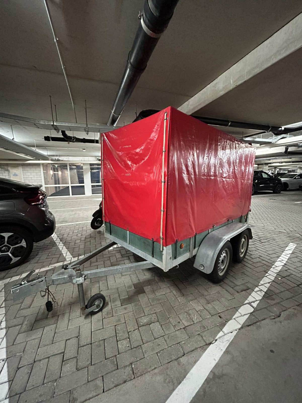 Aanhanger met huif (dubbelasser t/m 750kg), Ophalen, Gebruikt