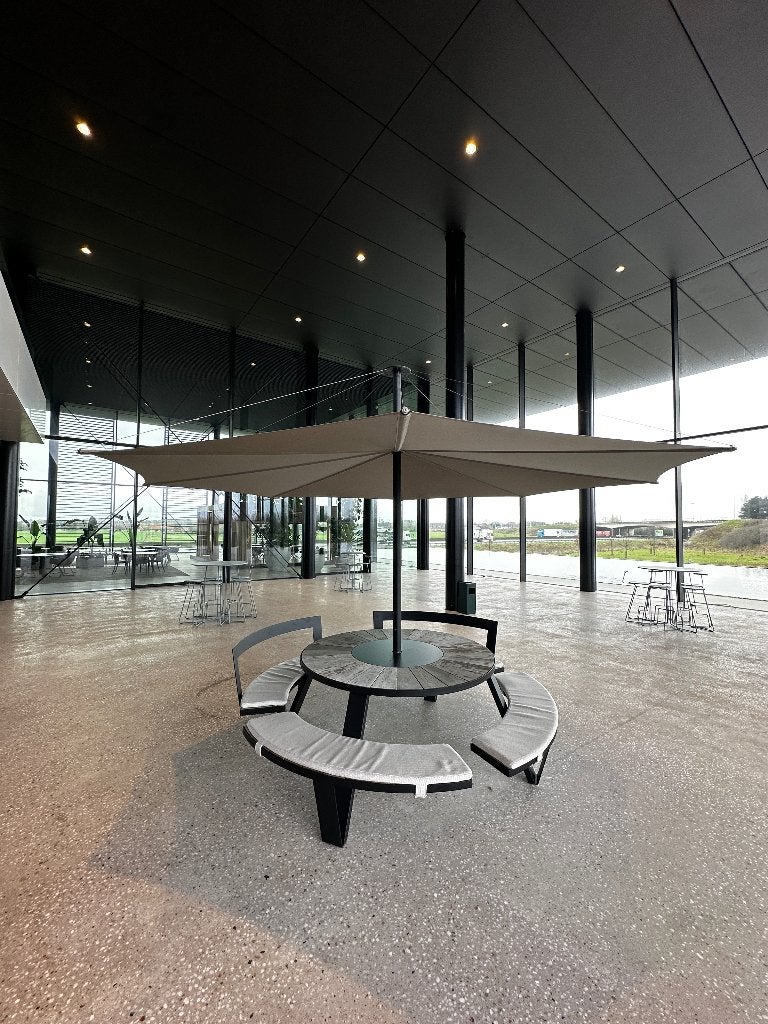 Extremis Pantagruel Gargantua Hopper tafel + Inumbra parasol, Waterstad 23, Rond, Aluminium, Zo goed als nieuw