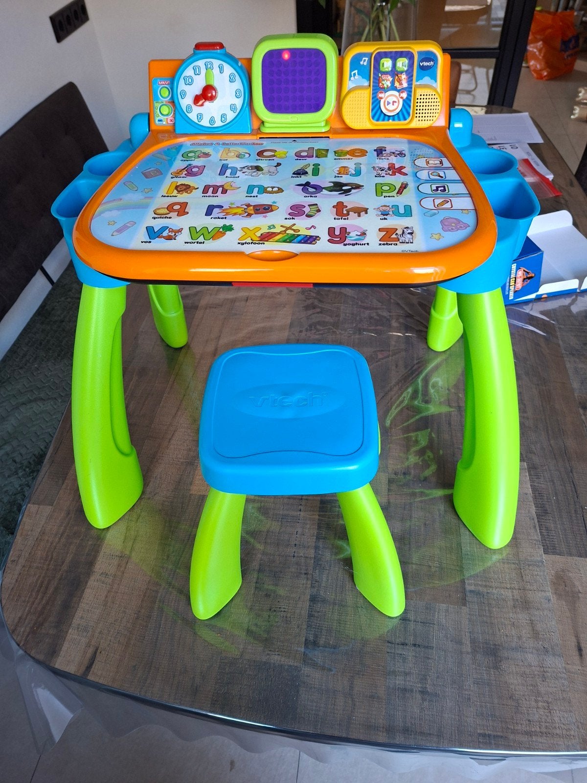 VTech Magisch Bureau 3-in-1 met krukje en 4 dubbelzijdige ka, Ophalen, Gebruikt, Taal en Lezen, Met licht