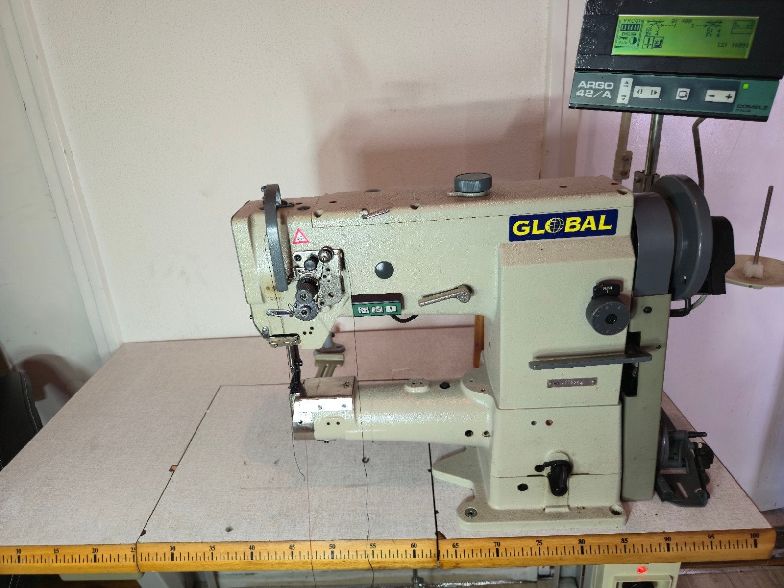 Industriële Naaimachine Global WF 975 LH Comelz Argo 42/A, Overige merken, Gebruikt, Ophalen of Verzenden, Naaimachine