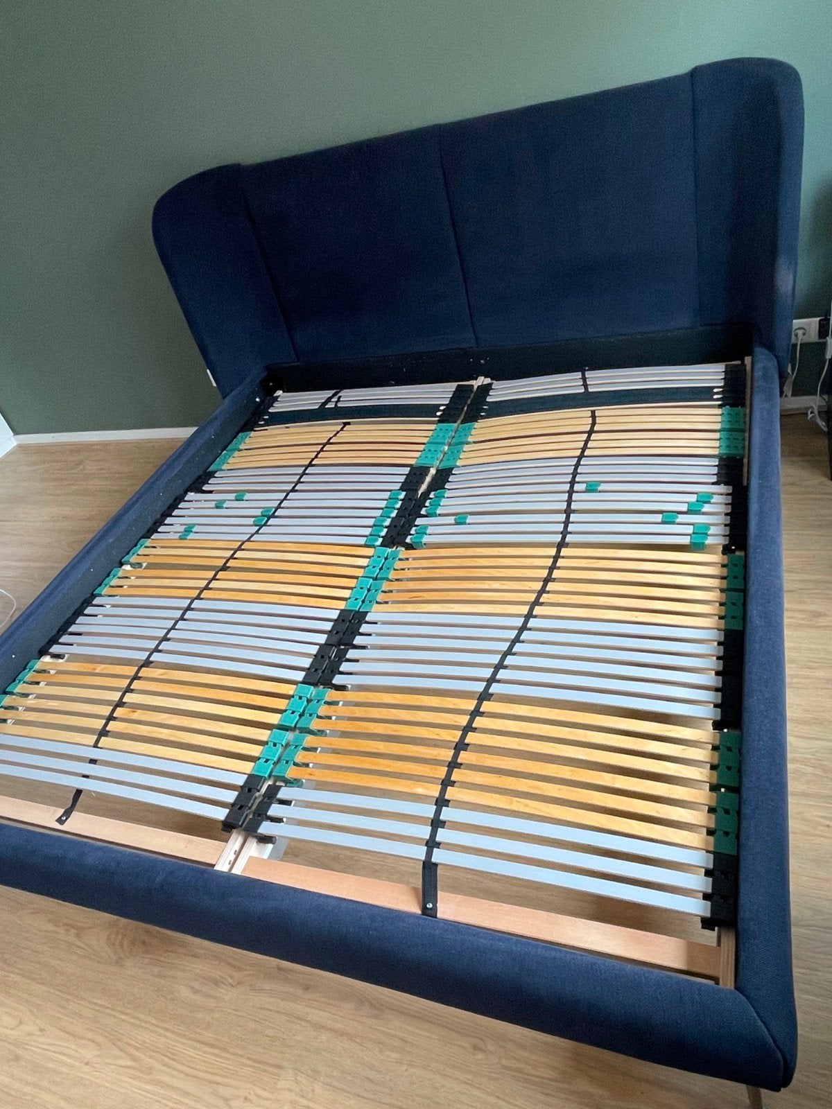 Mooi IKEA bed met verstelbare lattenbodem, Huis en Inrichting, Ophalen, Verstelbaar, Tweepersoons, 180 cm