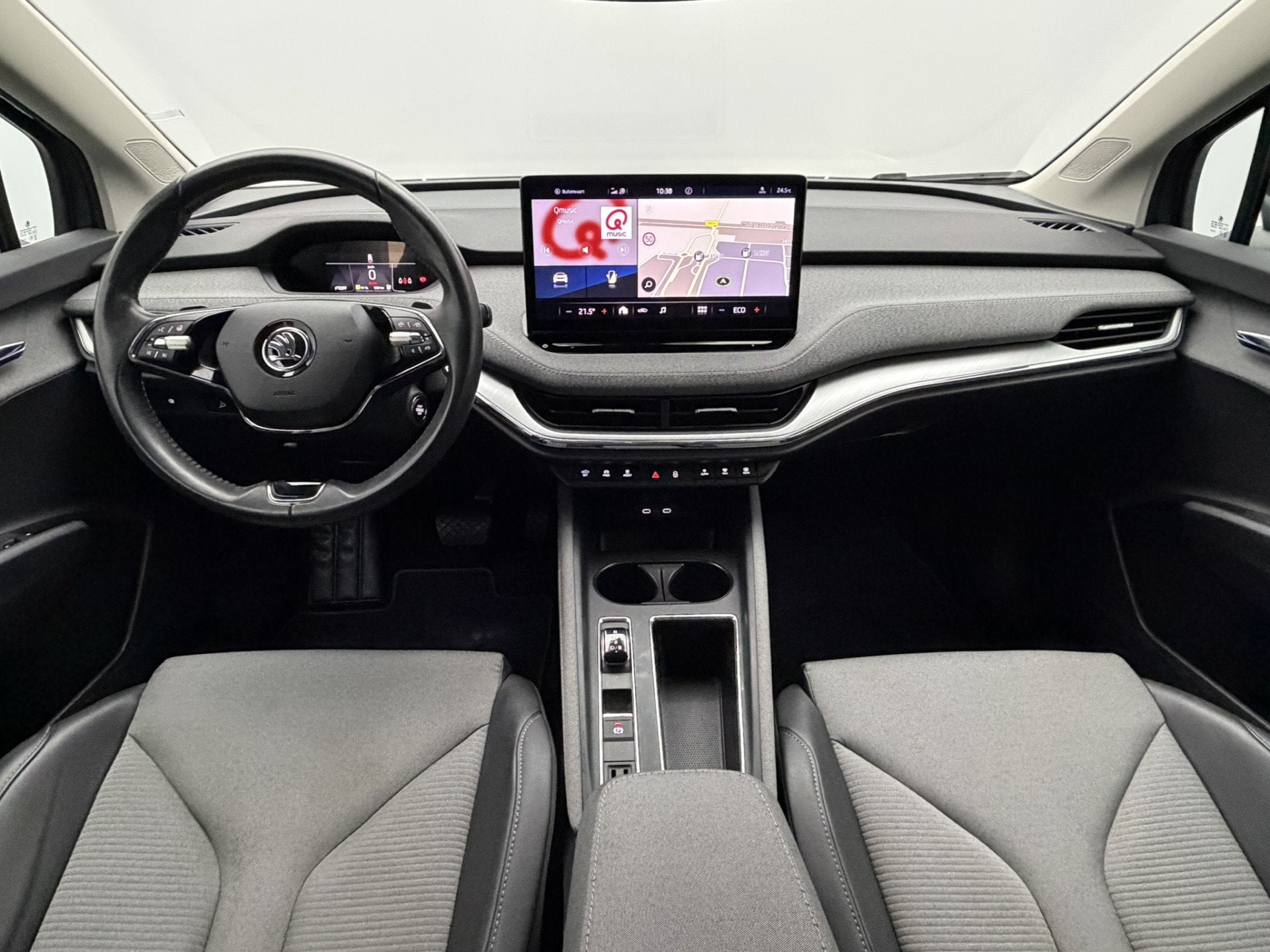 Skoda Enyaq iV 80 SOH 91,1% | Trekhaak Elektrisch | Camera |, Dealer onderhouden, Achterwielaandrijving, Gebruikt, Zwart