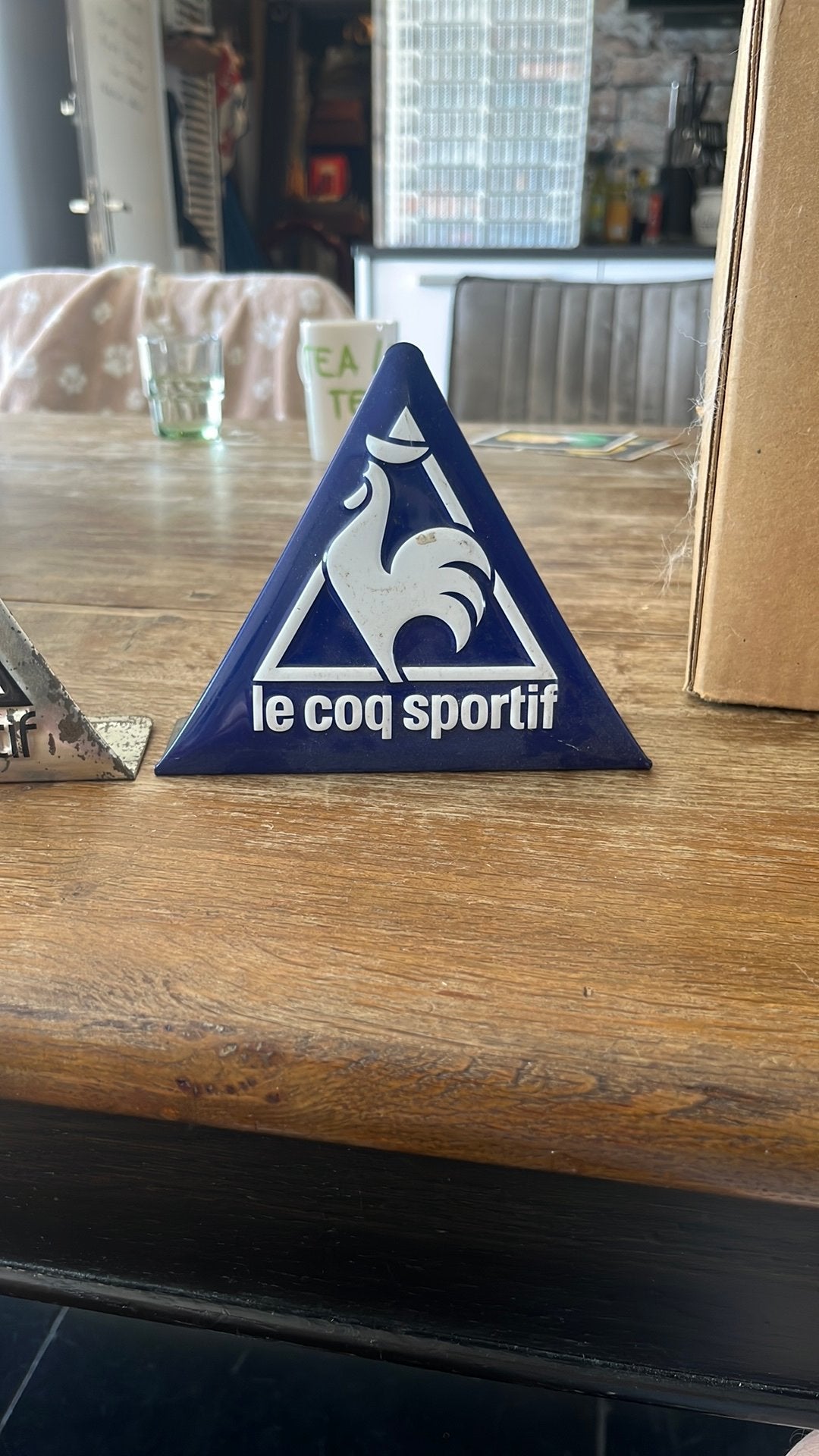 Blikken schoenen displays “ Le Coq Sportif” jaren 70/80