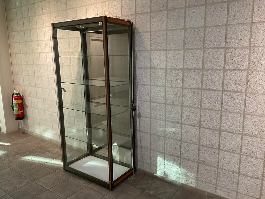 Glazen vitrinekast GRATIS, Ophalen, Onbekend, 50 tot 100 cm, Zo goed als nieuw