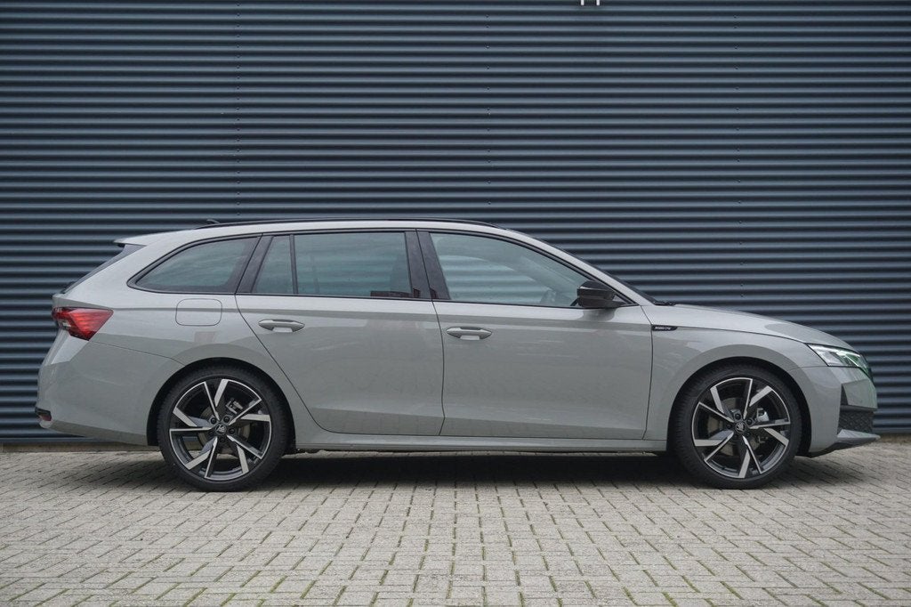 Skoda Octavia Combi 1.5 TSI 150pk DSG MHEV Sportline Tour |, Auto's, Skoda, 1498 cc, Euro 6, 4 cilinders, Leder en Stof