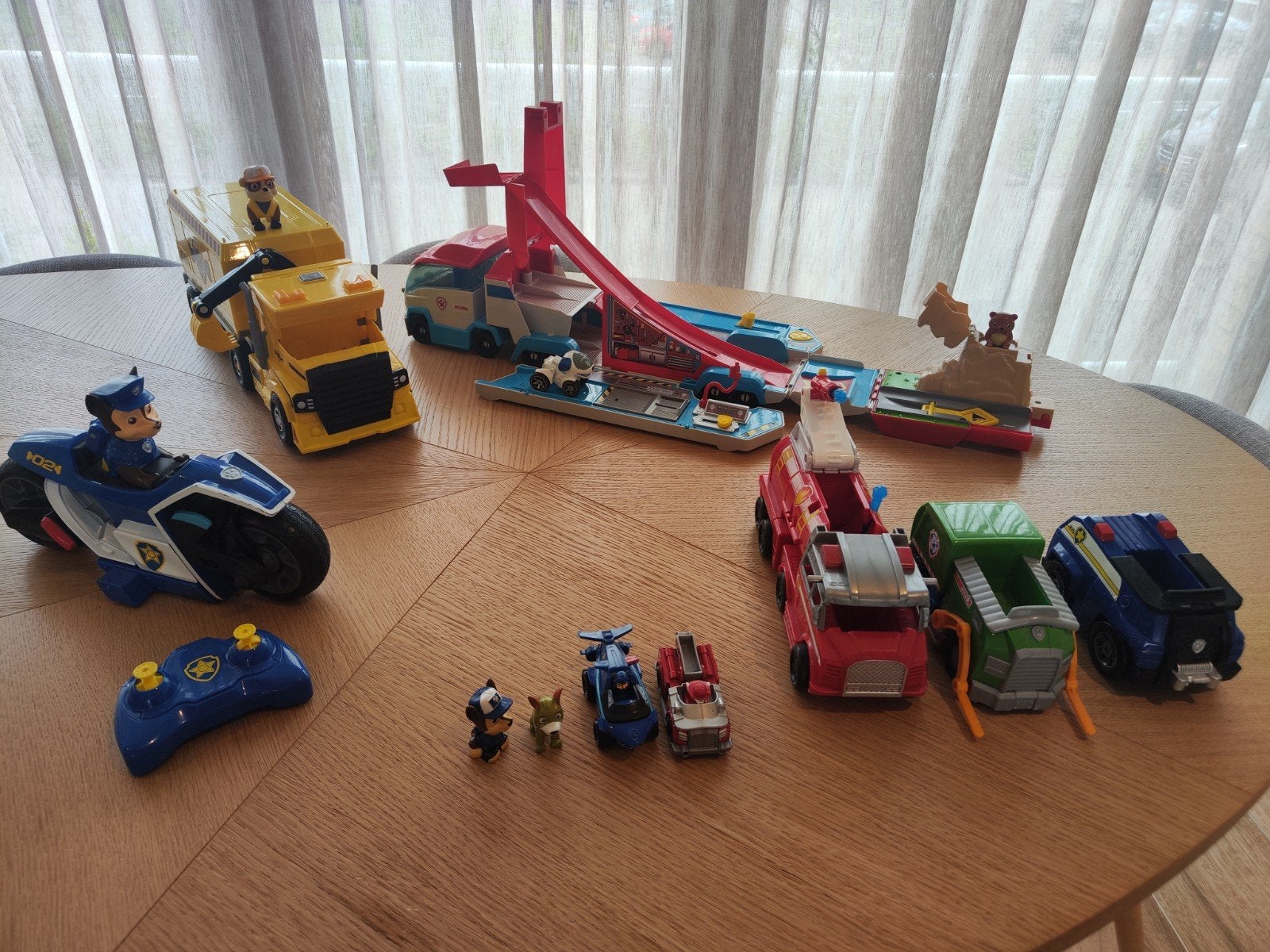 Paw Patrol set met voertuigen en figuren. Ook los te koop, Ophalen, Zo goed als nieuw, Jongen of Meisje