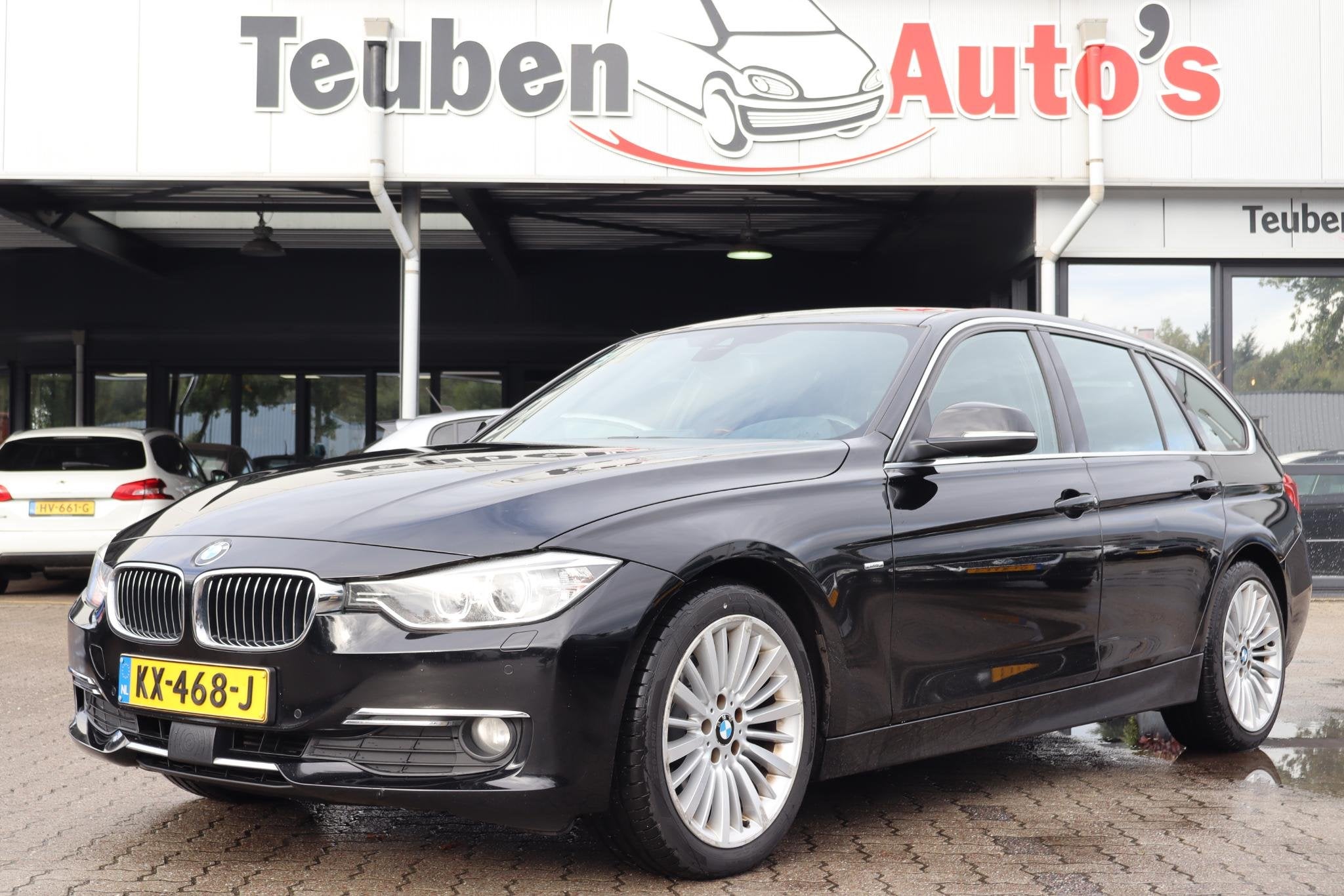 BMW 3-serie Touring 320d Automaat | Luxury Line | Cruise con, Achterwielaandrijving, Zwart, 4 cilinders, Zwart