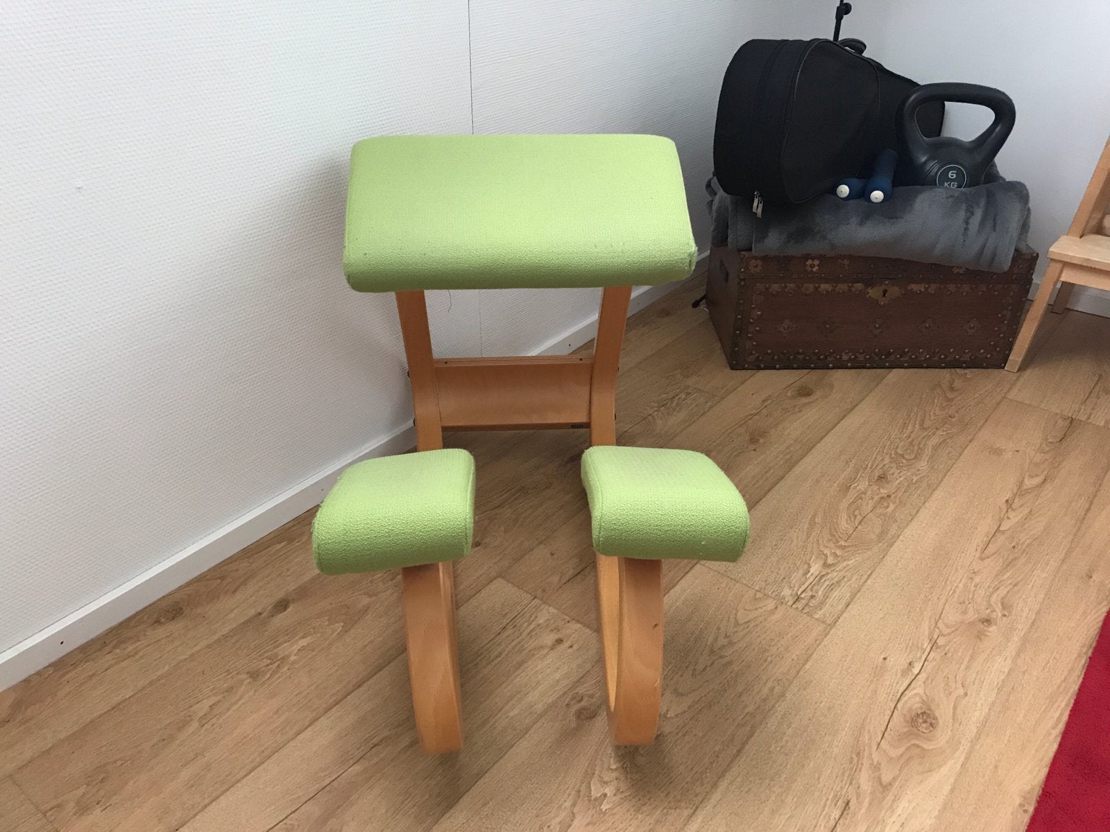 Ergonomische bureau kruk - Groen, Huis en Inrichting, Ophalen, Gebruikt, Hout