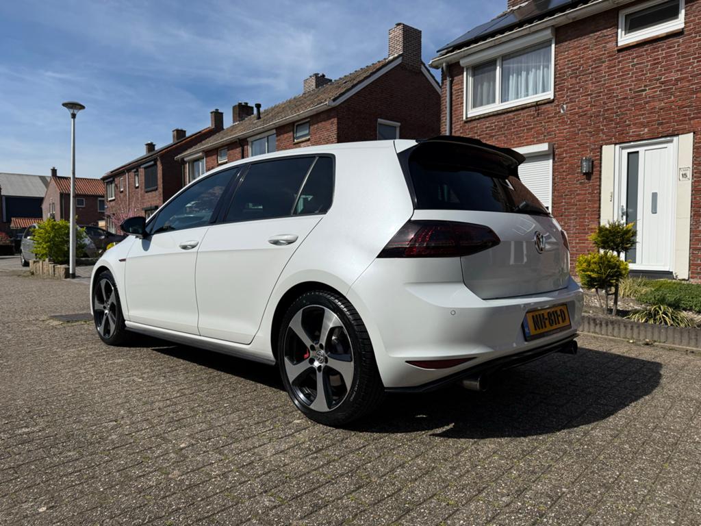Volkswagen Golf 2.0 TSI 162KW 5D DSG 2013 Wit, Navigatiesysteem, 4 cilinders, 1984 cc, Wit