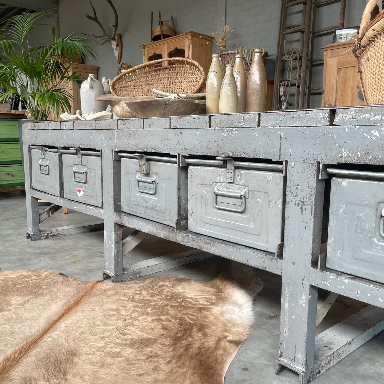 Grote oude werkbank, dressoir, toonbank, keukeneiland, Antiek en Kunst, Ophalen